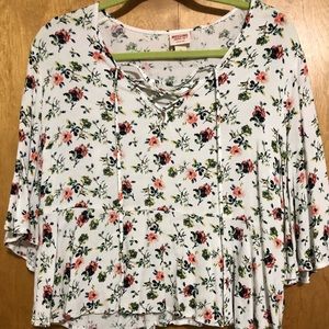 Floral crop flowy shirt